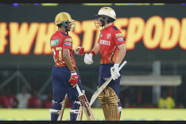 Punjab stars Shashank Singh and Sam Karan while batting. Photo: @IPL...