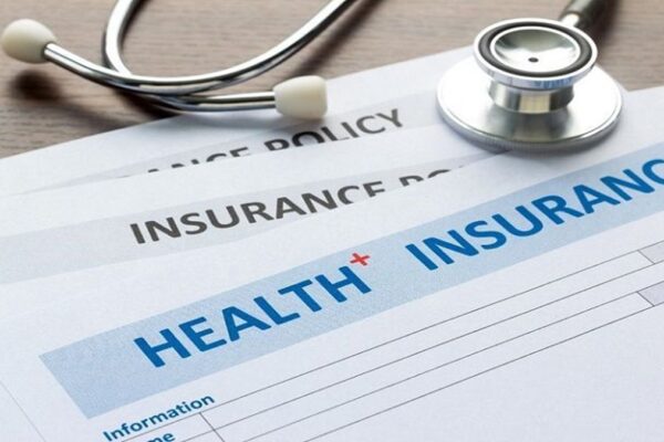 Health Insurance पर जीएसटी को घटाकर 12% कर सकती है सरकार, सीधा आपको होगा फायदा