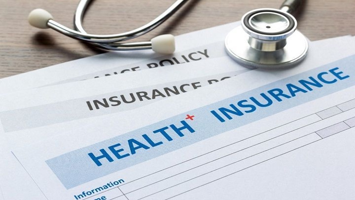 Health Insurance पर जीएसटी को घटाकर 12% कर सकती है सरकार, सीधा आपको होगा फायदा